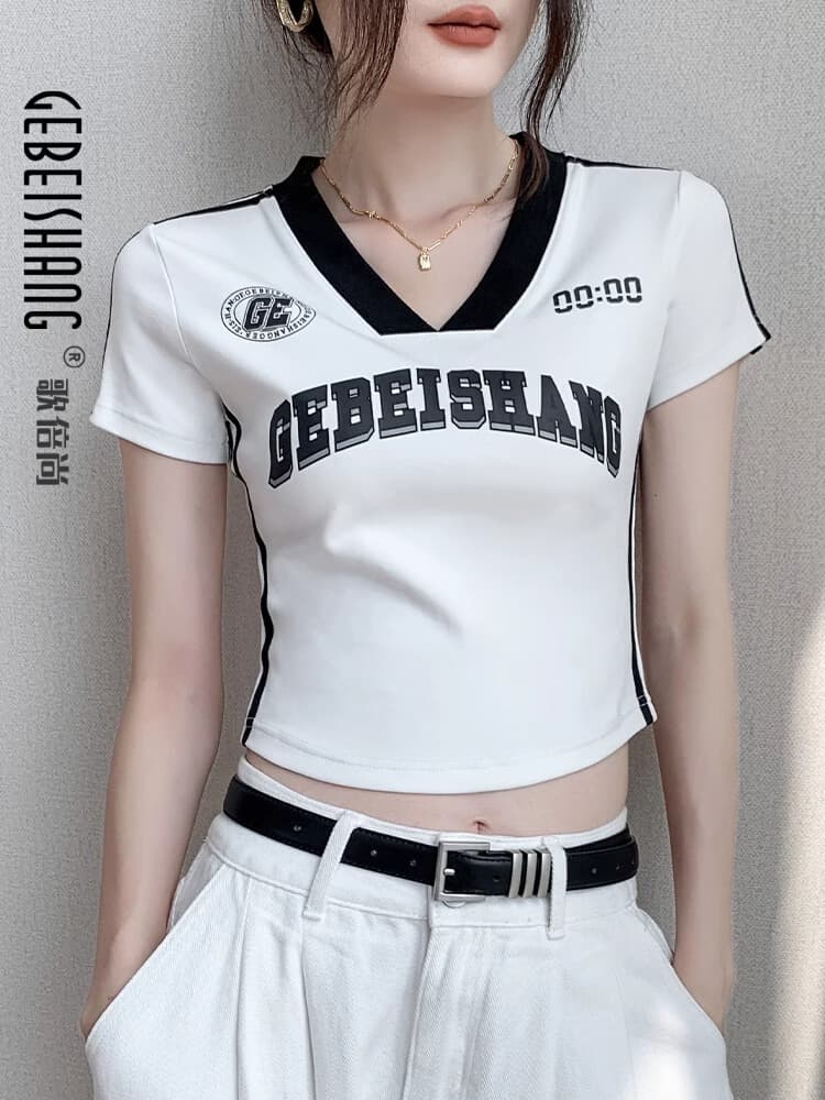 Y2Kファッション カレッジ風ロゴ入りクロップド丈Tシャツ