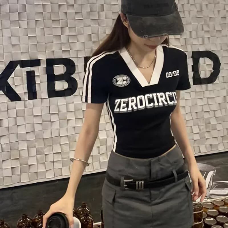Y2Kファッション ストリート系クロップド丈Vネック半袖Tシャツ